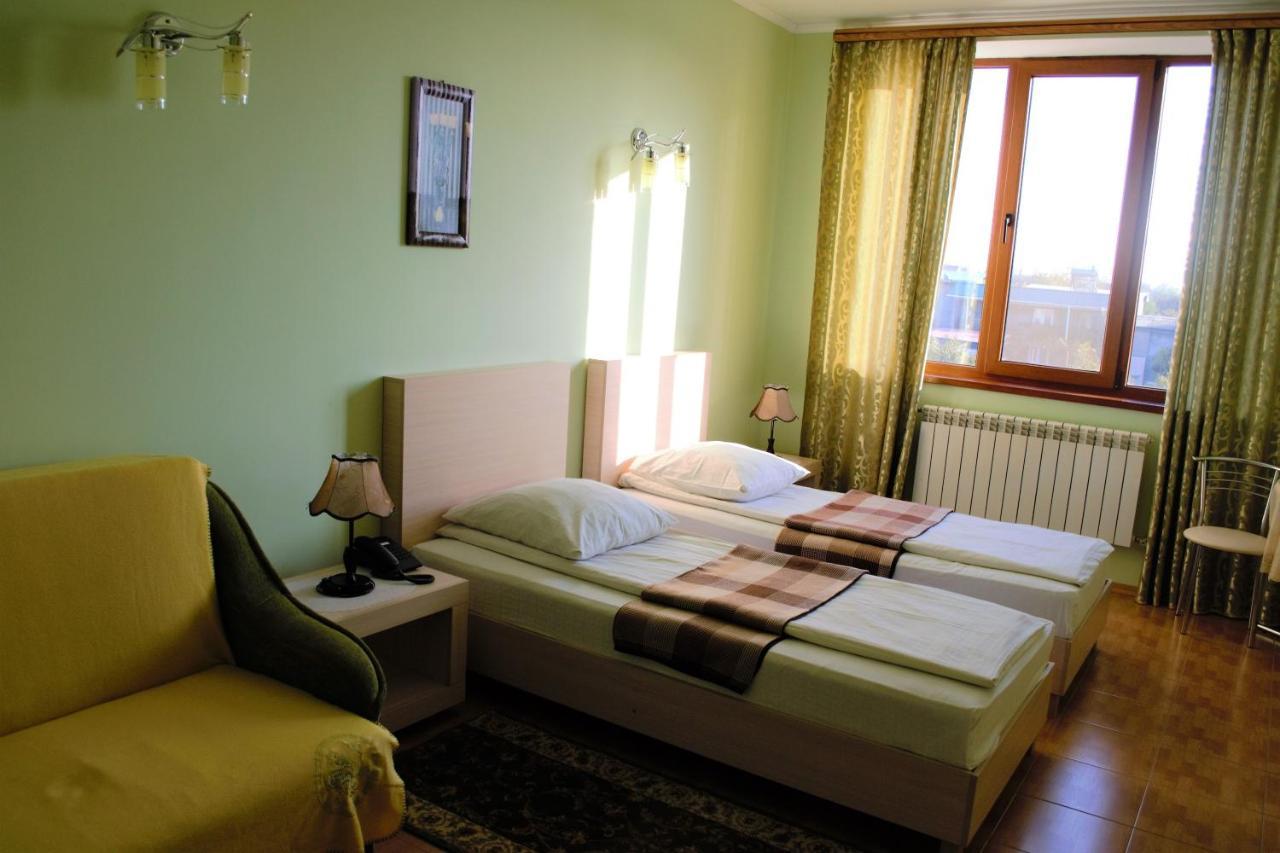 Hotel Aquarius Čornomorsk Exteriér fotografie