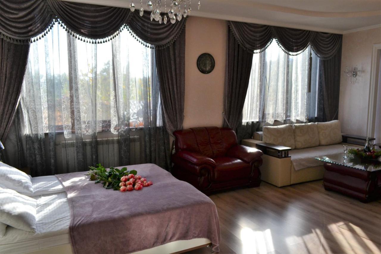 Hotel Aquarius Čornomorsk Exteriér fotografie